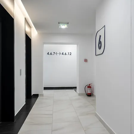 Wheat Of Coffee With King Bed In Ocp Apartment Bucharest