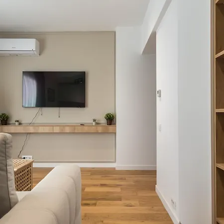 Wheat Of Coffee With King Bed In Ocp Apartment Bucharest