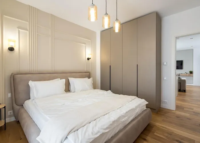 Wheat Of Coffee With King Bed In Ocp