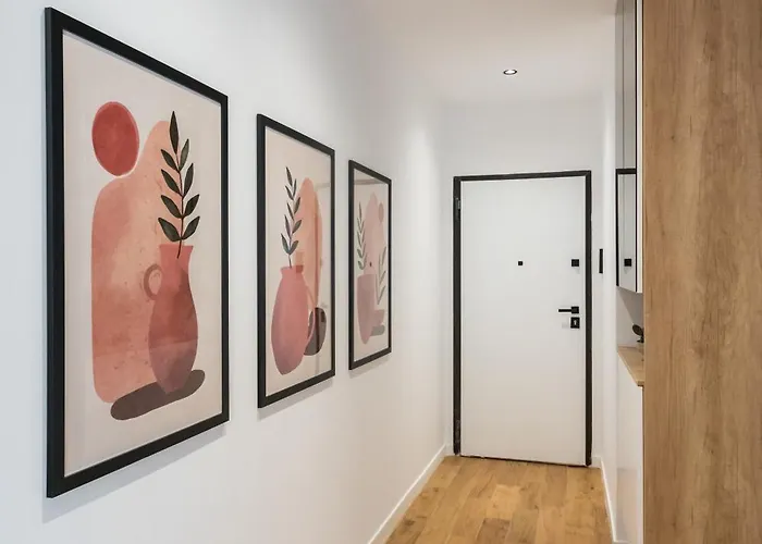 Wheat Of Coffee With King Bed In Ocp Apartament