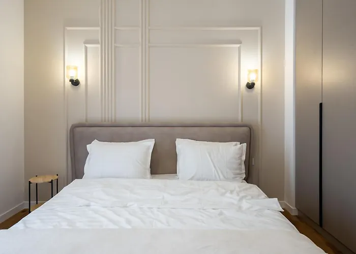 Wheat Of Coffee With King Bed In Ocp